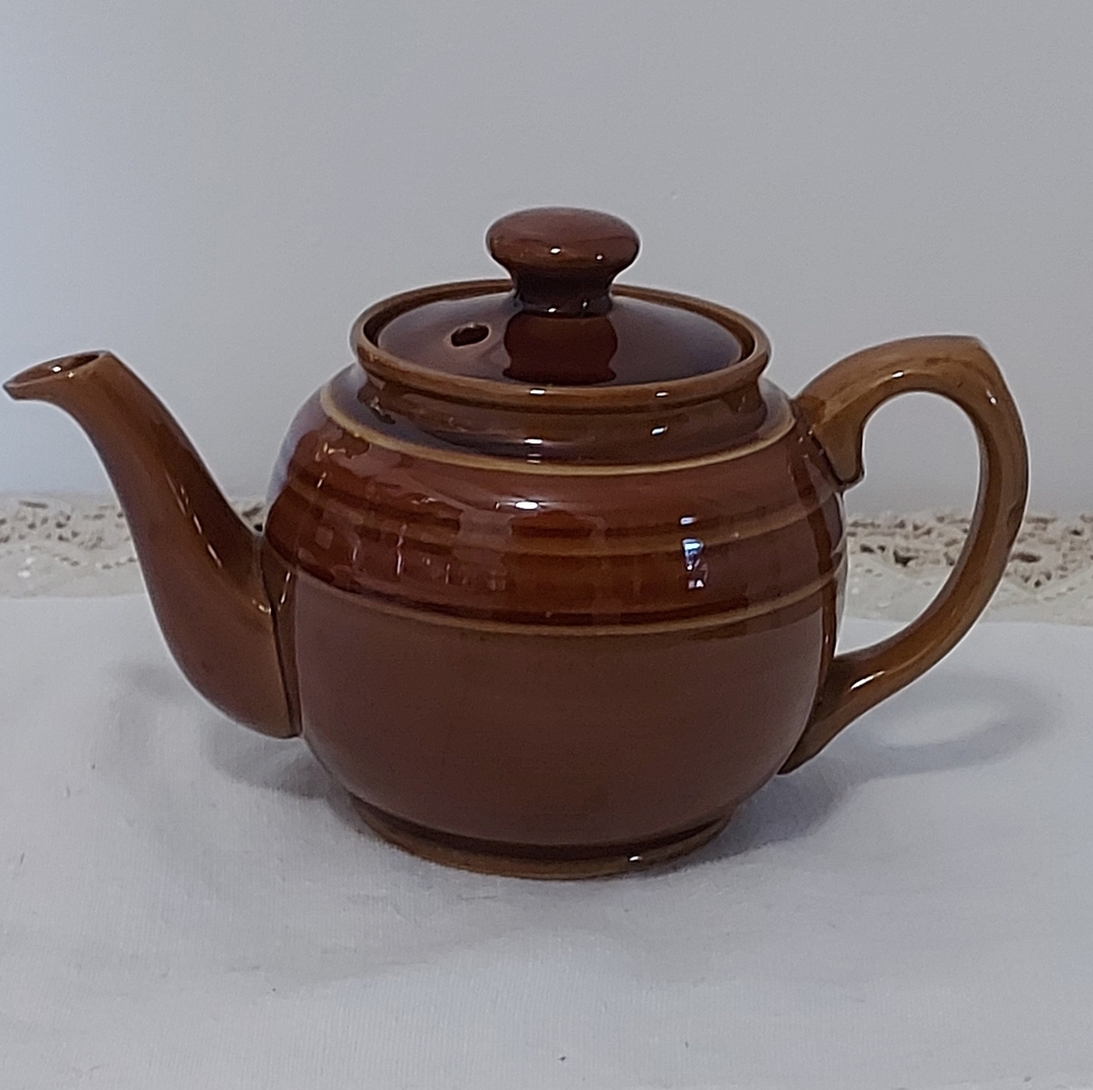 Vintage Sadler Brown Betty Teapot – 2 Cup Capacity